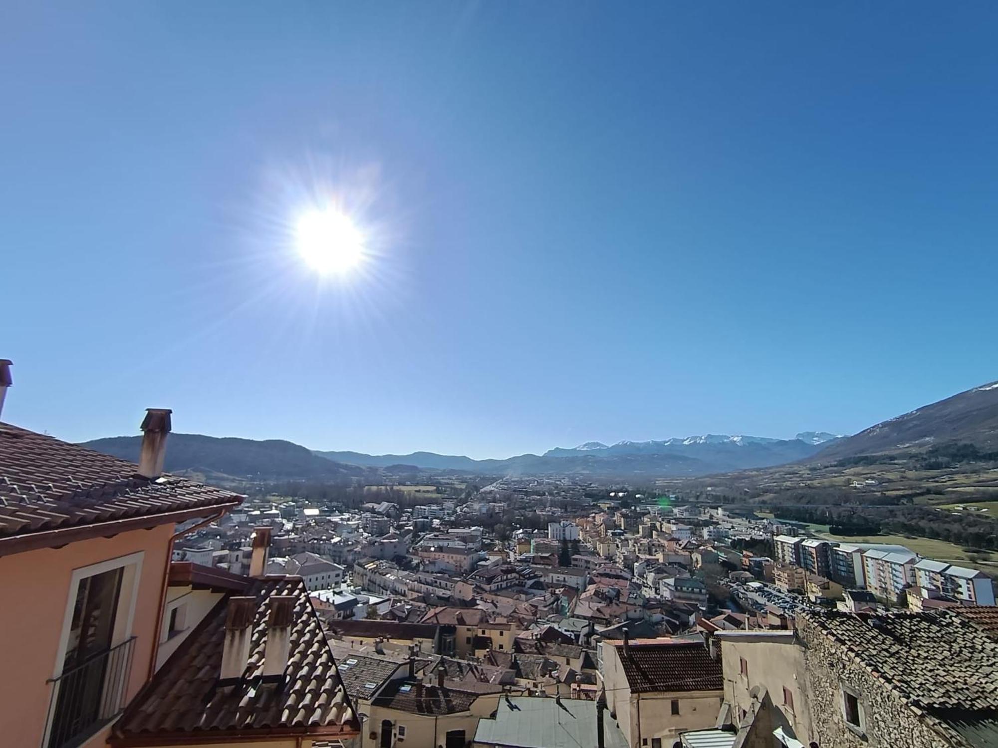 Al Civico 21 Apartment Castel Di Sangro Luaran gambar